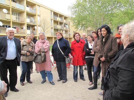 Rencontre avec les habitants des Mûriers, avr. 2012 Rencontre avec les habitants des Mûriers