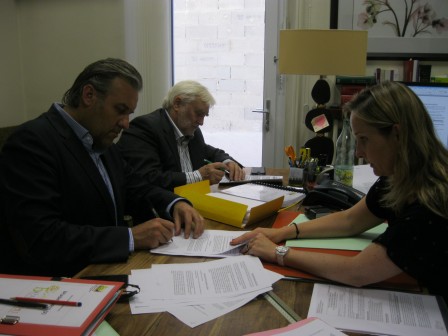 Signature_avec_la_societe_Les_Parcs_du_Sud.jpg, mar. 2014 Signature_avec_la_societe_Les_Parcs_du_Sud.jpg