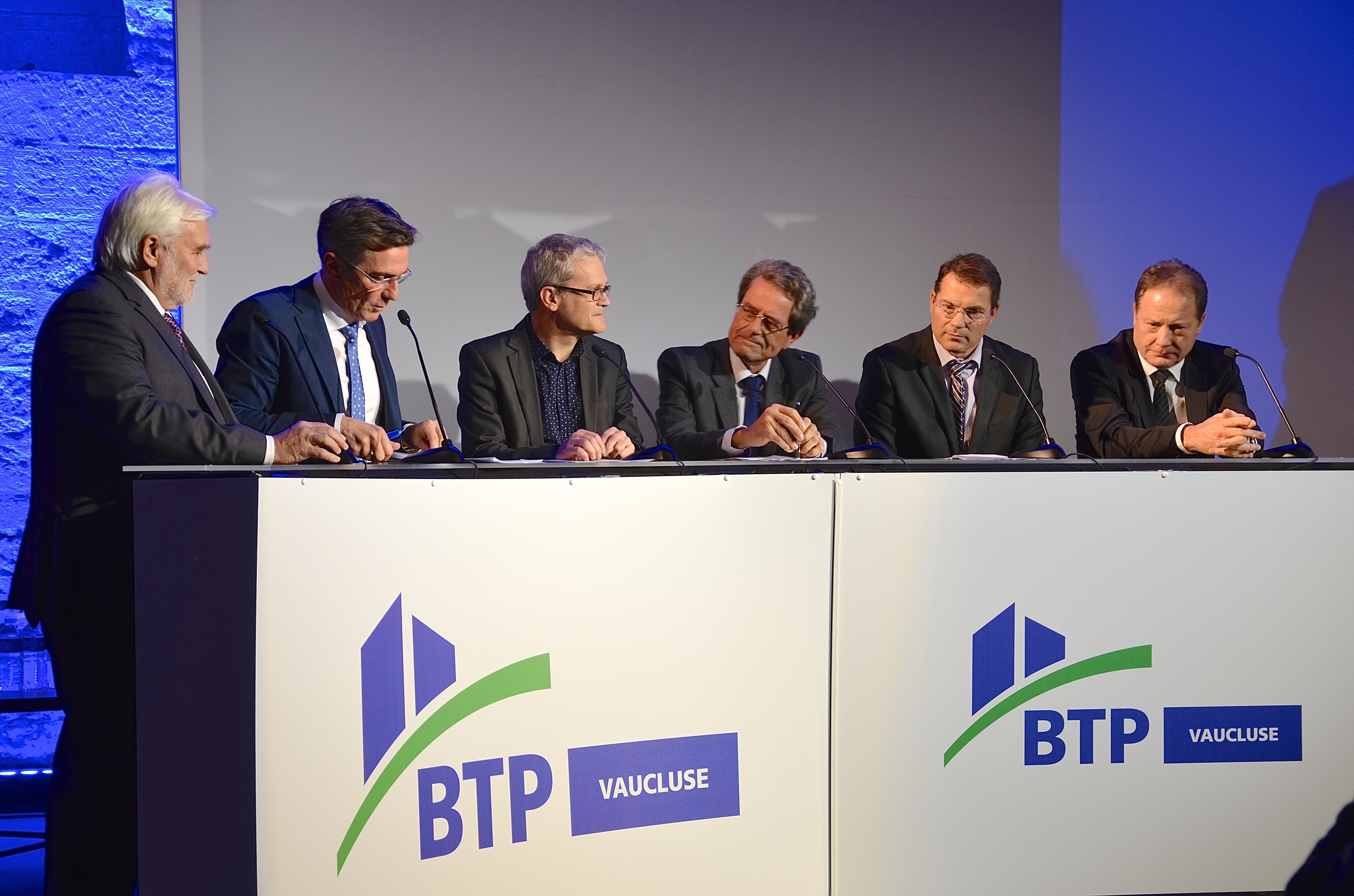 Federation_BTP_Vaucluse_-_Intervention_a_la_table_ronde_Relancer_la_construction_l_economie_et_l_emploi.jpg, nov. 2014 Federation_BTP_Vaucluse_-_Intervention_a_la_table_ronde_Relancer_la_construction_l_economie_et_l_emploi.jpg